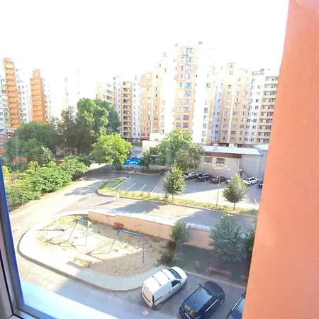 Two Bedroom Large In Apartment *